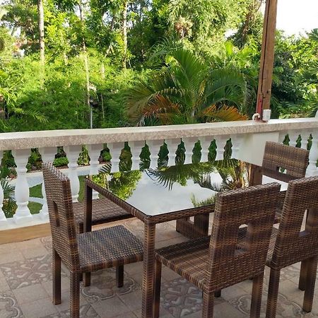 Casa Familya Hotel Batac Exterior photo