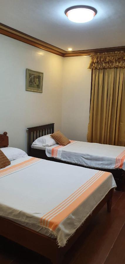 Casa Familya Hotel Batac Exterior photo