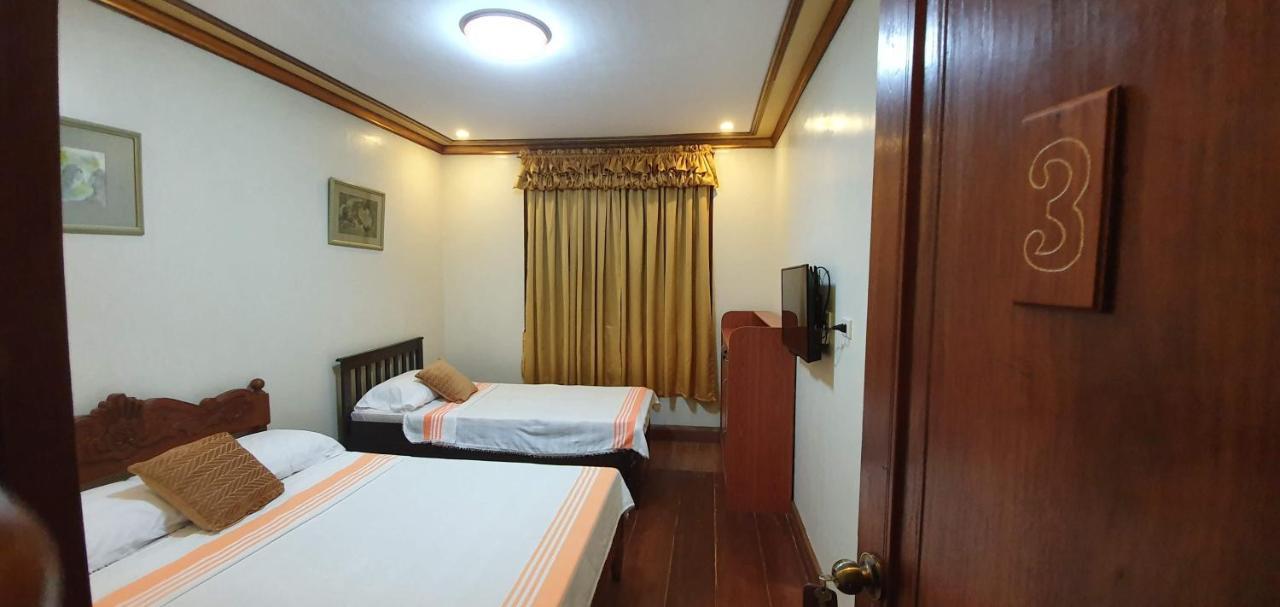 Casa Familya Hotel Batac Exterior photo