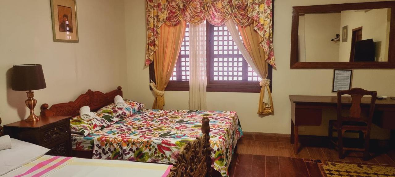 Casa Familya Hotel Batac Exterior photo